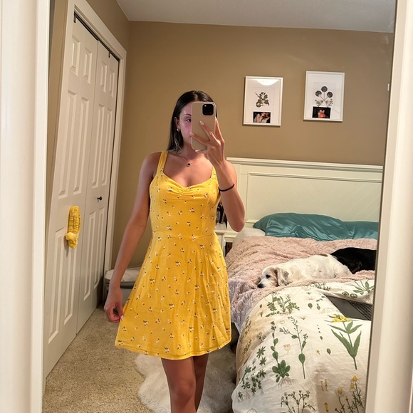 Hollister yellow floral dress - Picture 1 of 3